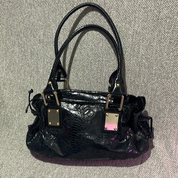 Sharif 1827 Couture Black Shoulder Bag with Glossy Finish and Silver Accents - Picture 12 of 16